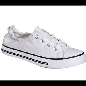 *Women’s White Slip On Sneaker Shoes*